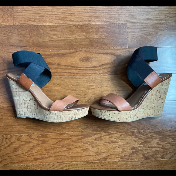 EUC Steve Madden Roperr Wedge Platform Sandal (9) - Picture 2 of 7